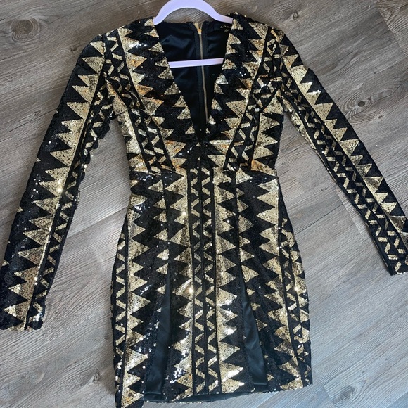 Sequence Dress W/ front Slits - Picture 5 of 12